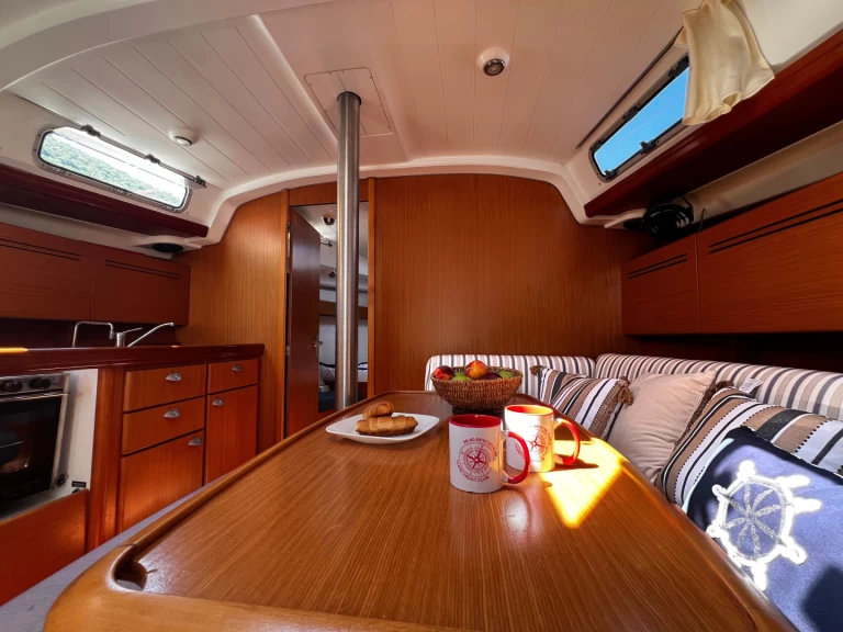 Barca a vela a noleggio a Vlycho al miglior prezzo