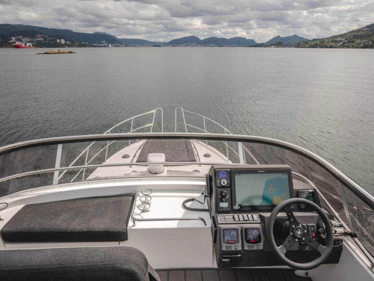 Noleggio Yacht di lusso a Sukošan – Viknes Skilso 39 FLY