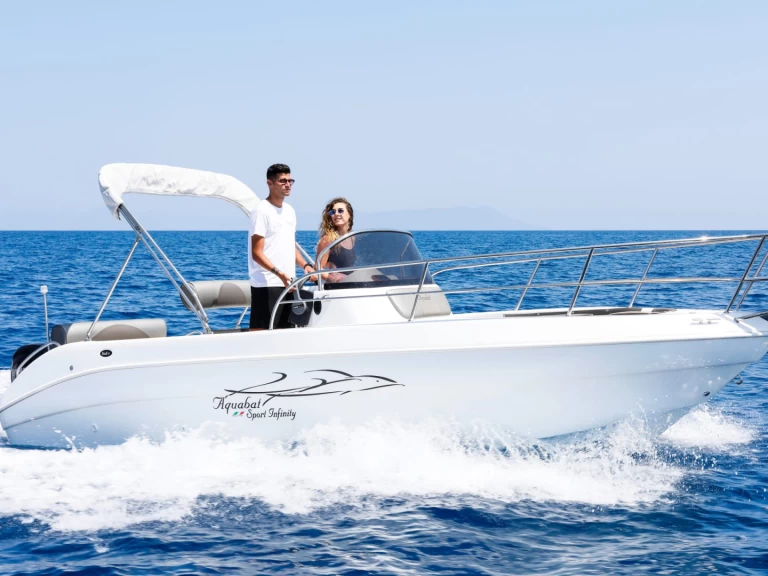Noleggio Barca a motore Aquabat con patente nautica