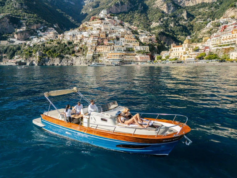 Noleggio Barca a motore con o senza skipper fratelli mileo a Salerno
