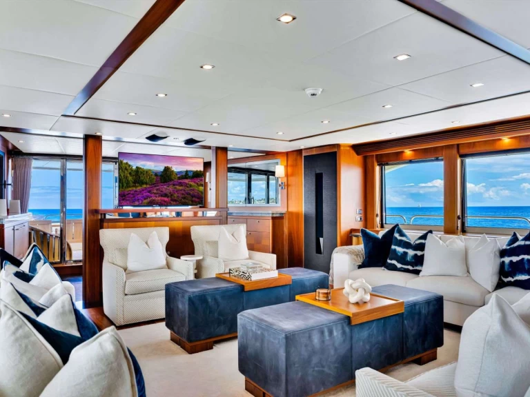 Noleggio Yacht di lusso Sunseeker con patente nautica