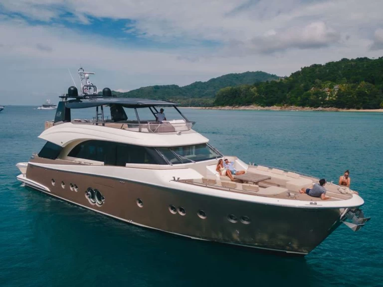 Noleggio Yacht di lusso con o senza skipper MonteCarloYachts a Phuket (City)