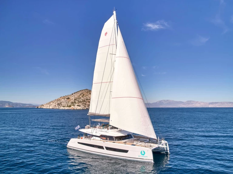 Noleggio Yacht di lusso Fountaine Pajot con patente nautica