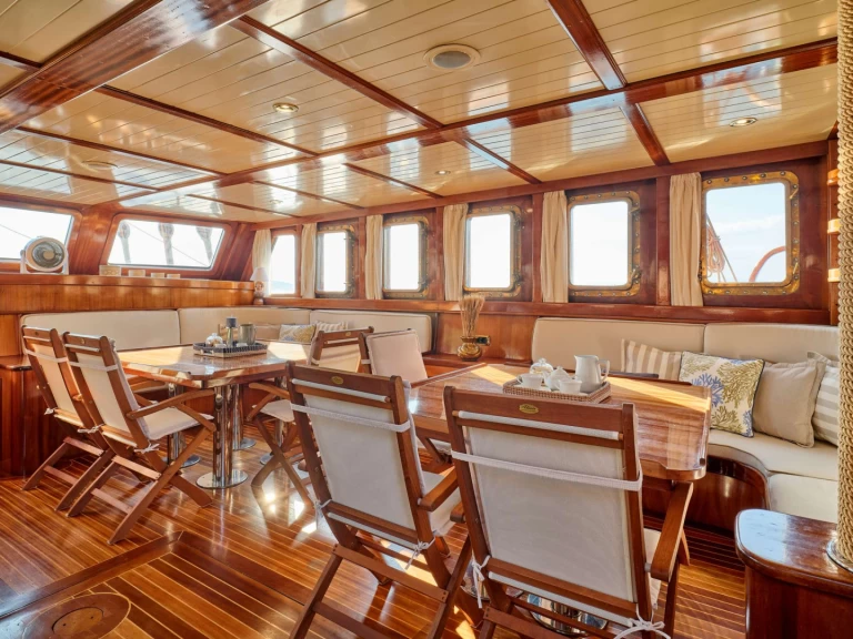 Noleggio Yacht di lusso con o senza skipper Ege Yat a Termoli
