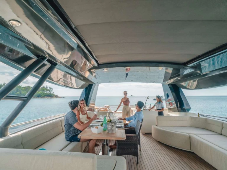 Noleggio Yacht di lusso MonteCarloYachts con patente nautica