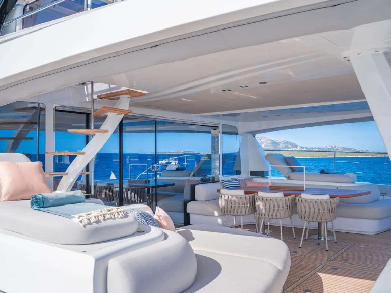 Noleggio Yacht di lusso a Olbia – Lagoon ZENIT