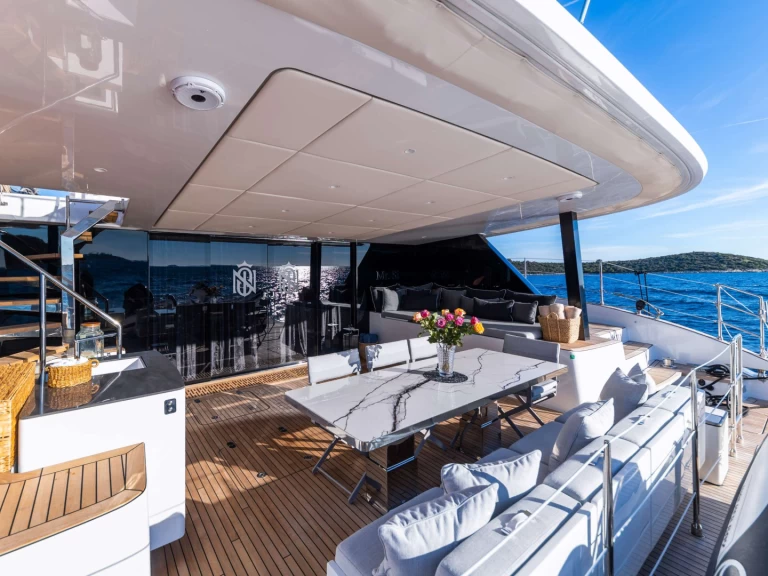 Noleggio Yacht di lusso Sunreef con patente nautica
