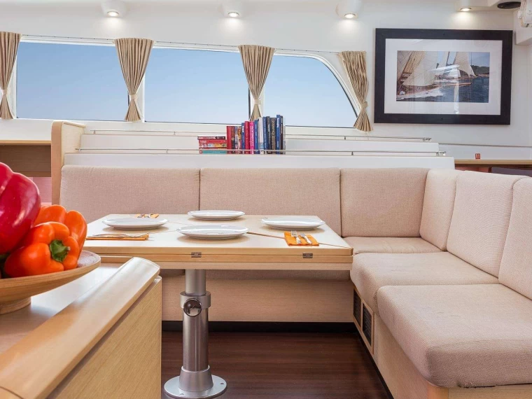 Noleggiare una Lagoon Lagoon 500 2010 a Lávrio