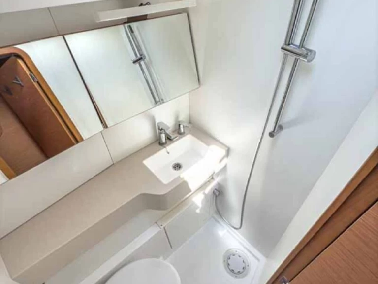 Noleggiare una Dufour Dufour 44 a Procida