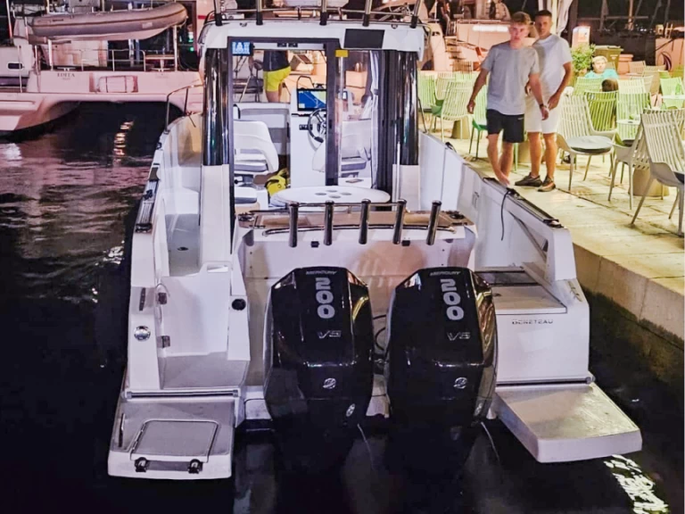 Noleggio Barca a motore Bénéteau con patente nautica