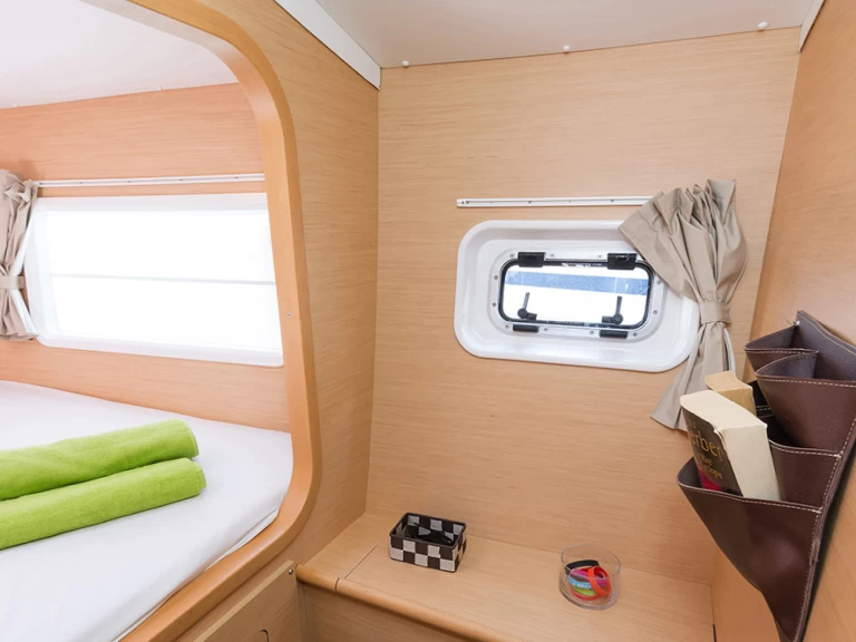 Noleggio Catamarano con o senza skipper Lagoon a Lávrio