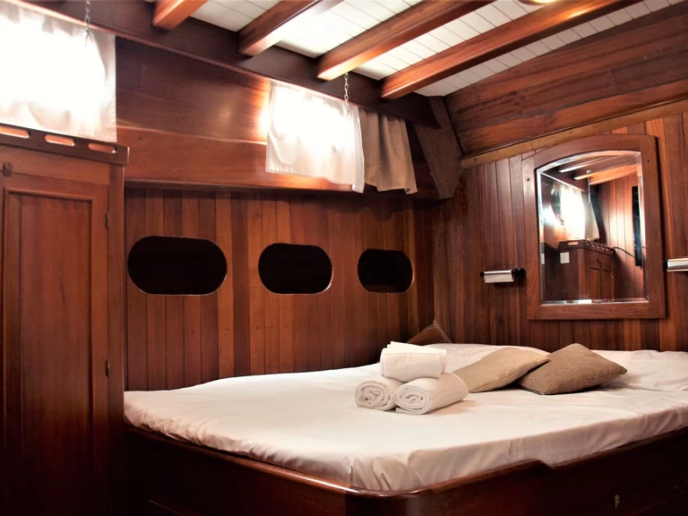 Barca a vela a noleggio a Milazzo al miglior prezzo