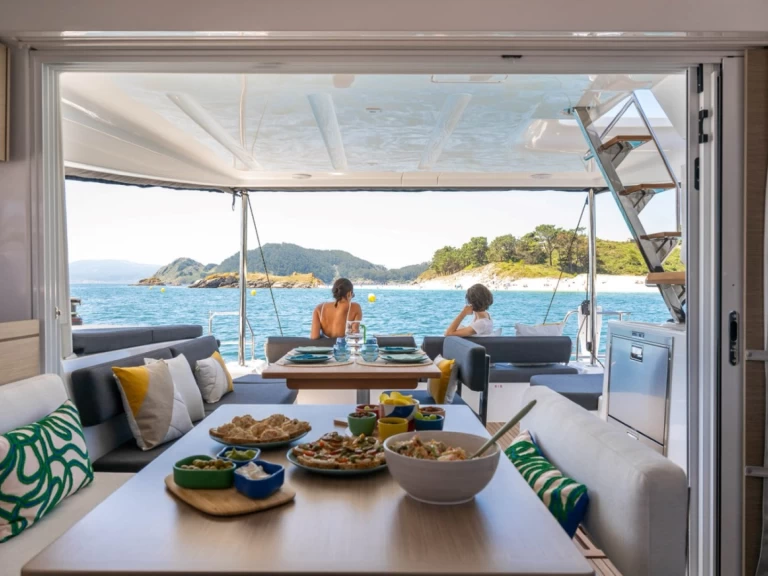 Catamarano a noleggio a Cugnana Verde al miglior prezzo