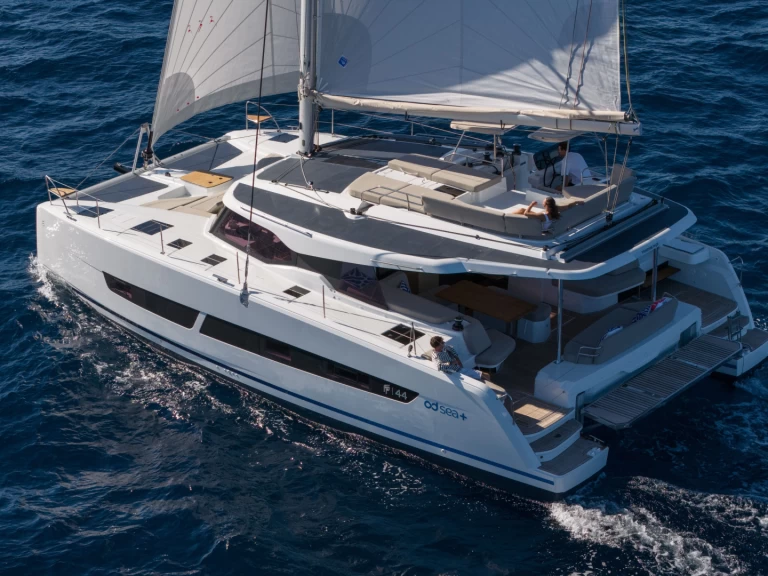 Noleggio Catamarano Fountaine Pajot con patente nautica