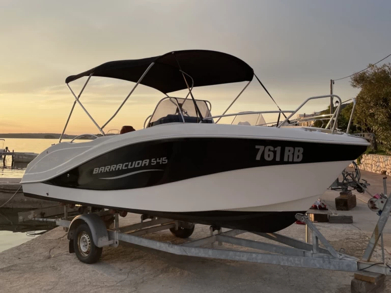 Noleggio Barca a motore con o senza skipper Barracuda a Arbe