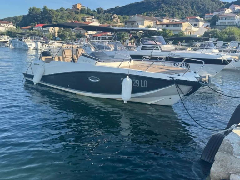 Noleggio Barca a motore a Arbe – Quicksilver Activ 675 Sundeck