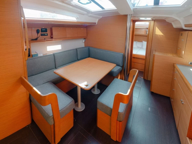 Noleggiare una Dufour Dufour 430 Grand Large a Préveza