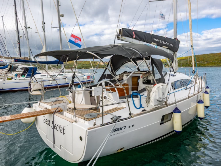 Barca a vela a noleggio a Punat al miglior prezzo