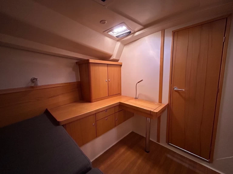 Barca a vela a noleggio a Seget Donji al miglior prezzo