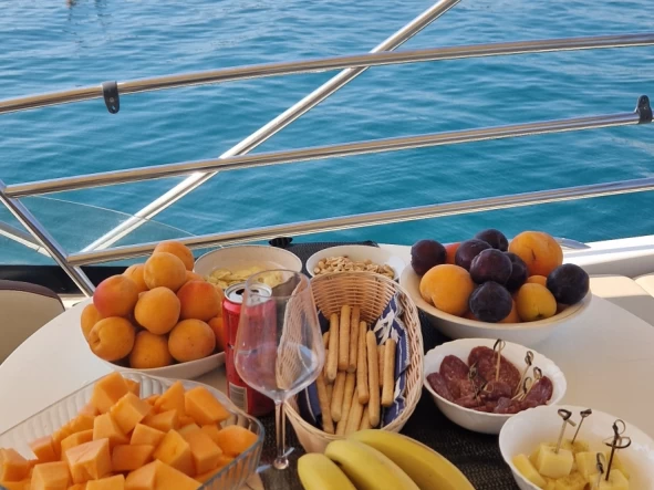 Barca a motore a noleggio a Parenzo (Poreč) al miglior prezzo