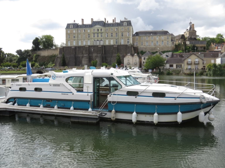 Noleggio barche Nicols Yacht Confort Groupe 8-10 p. a Sablé-sur-Sarthe su Samboat