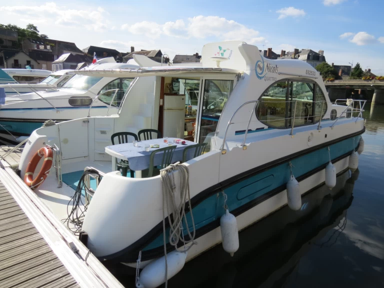 Houseboat a noleggio a Sablé-sur-Sarthe al miglior prezzo