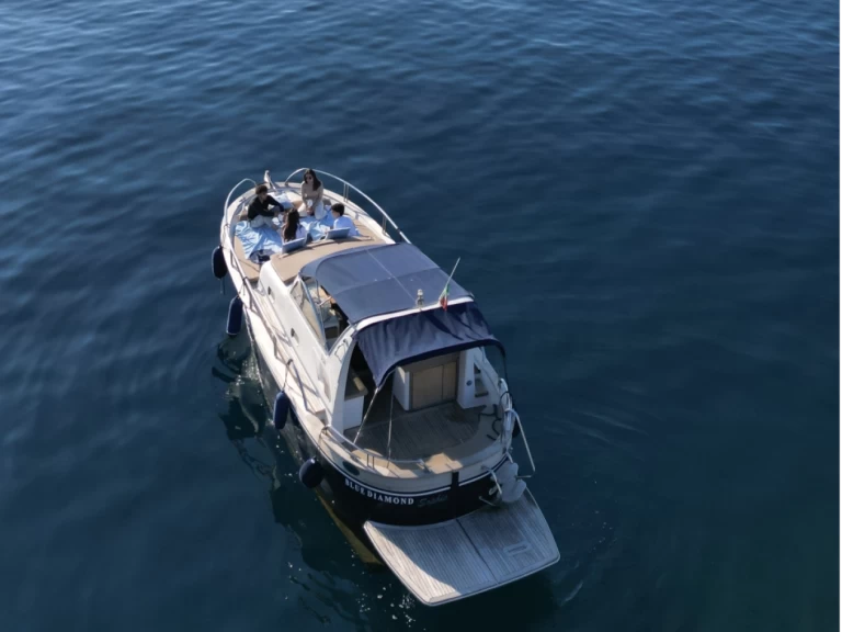 Barca a motore a noleggio a Sorrento al miglior prezzo