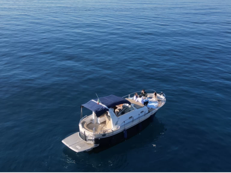 Noleggio barche Sorrento economico 9,5 cabin