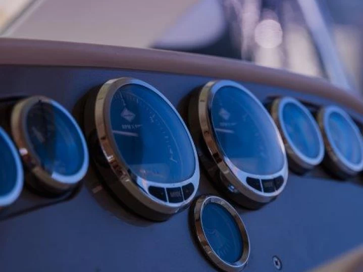 Barca a motore a noleggio a Spalato al miglior prezzo