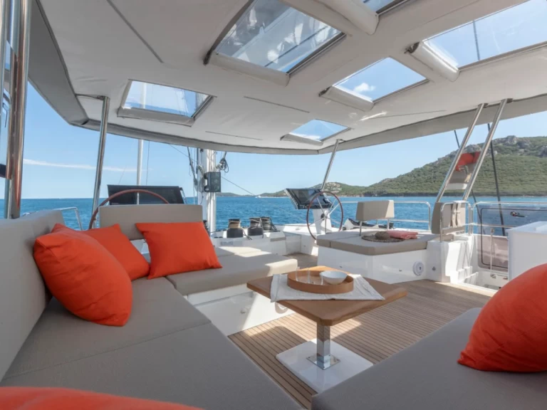 Noleggio Catamarano Fountaine Pajot con patente nautica