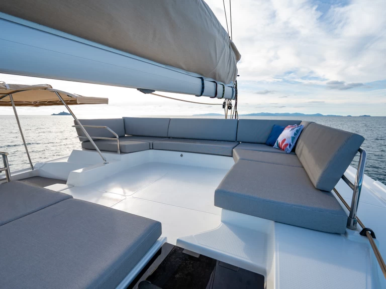 Noleggio Catamarano con o senza skipper Fountaine Pajot a Piombino