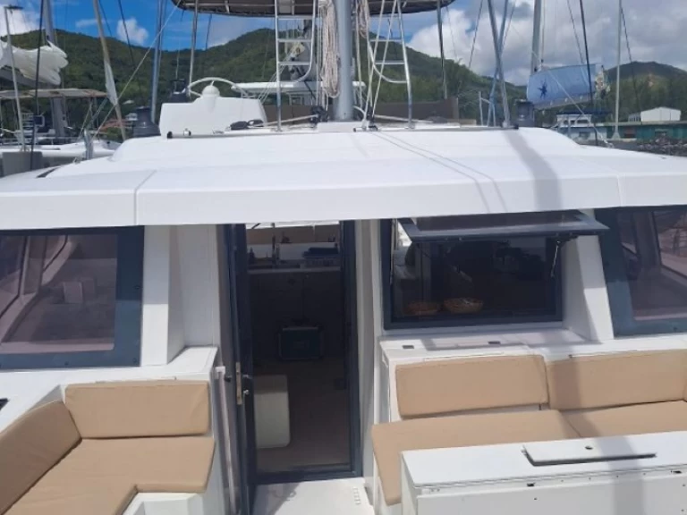 Noleggiare una Bali Bali 4.8 a Praslin Island