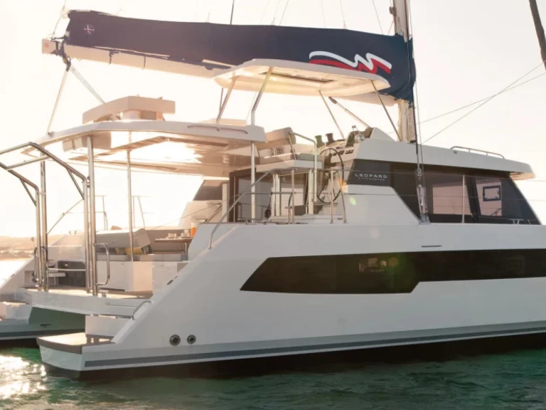 Noleggio Catamarano Leopard con patente nautica