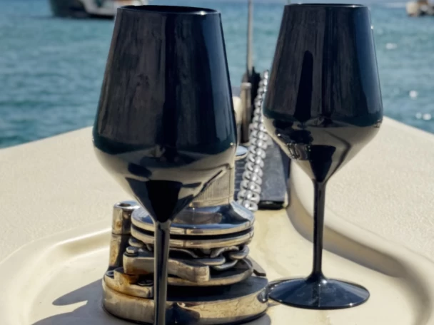 Noleggiare una Victor Victor 7.4M a Agía Kiriakí