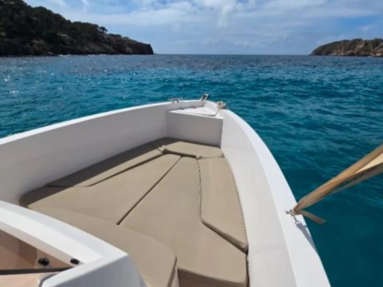 Noleggio Barca a motore Boats mak con patente nautica