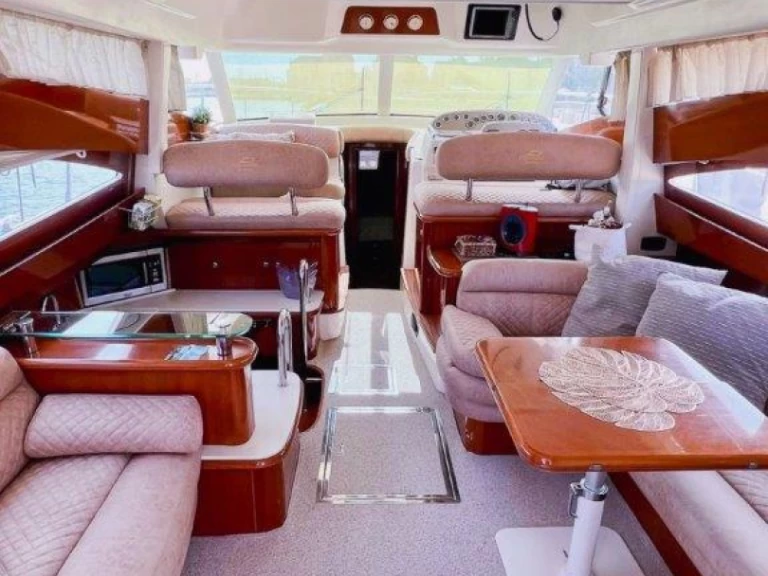 Noleggio Barca a motore con o senza skipper Jeanneau a Podstrana