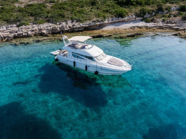 Noleggio Barca a motore Jeanneau con patente nautica