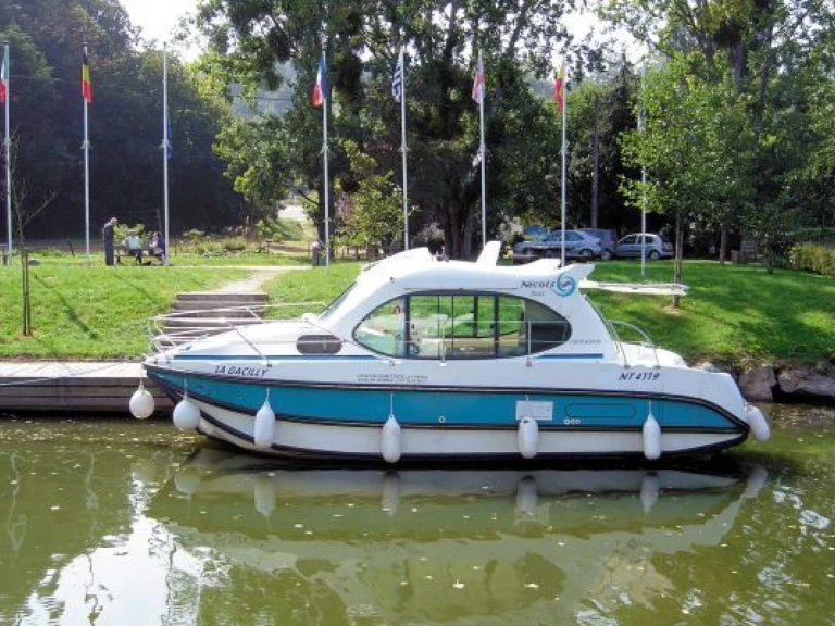Noleggio Houseboat con o senza skipper Estivale a Bellegarde