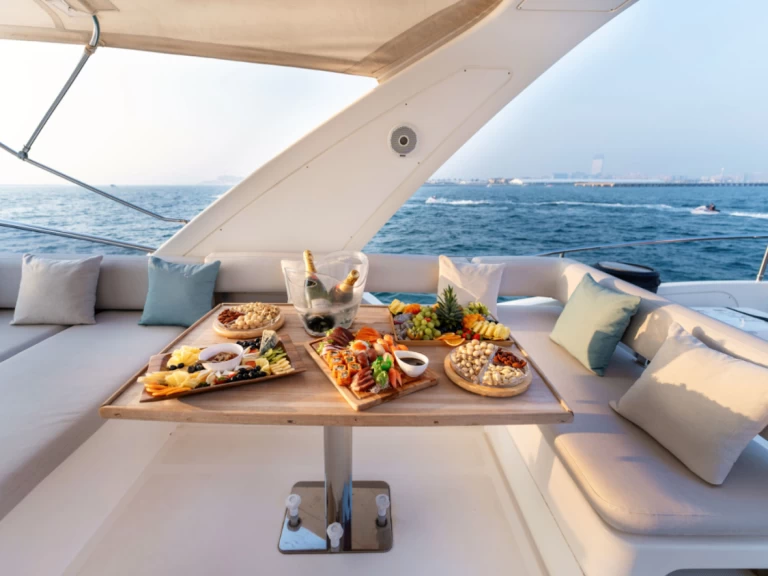 Noleggio barche Azimut Azimut 53 Fly a Dubai Marina su Samboat