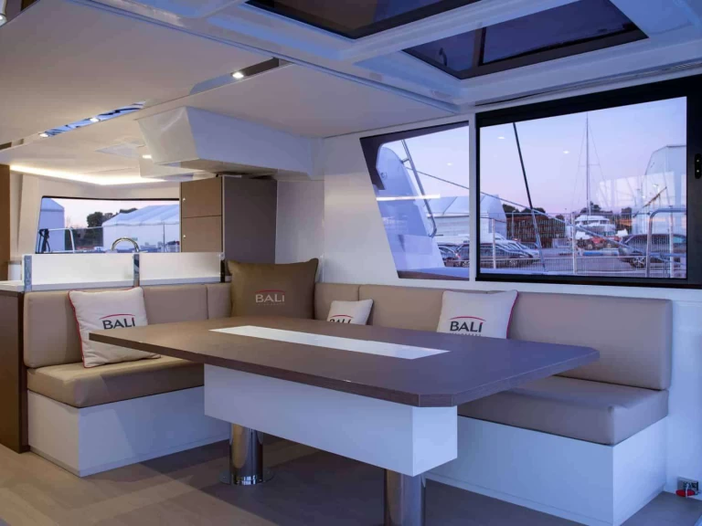 Noleggio Yacht di lusso a Toúrlos – Catana KOS 48.1