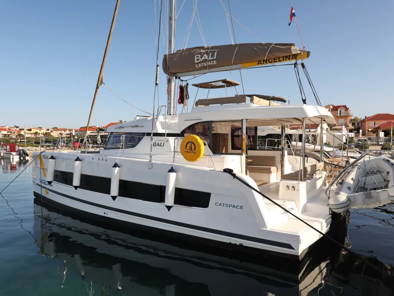 Noleggio Catamarano con o senza skipper Bali a Trogir