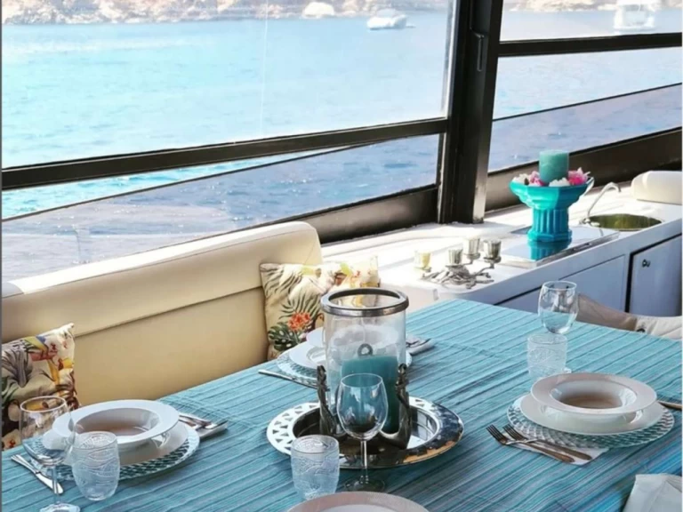 Noleggio Yacht di lusso Posillipo technema  con patente nautica