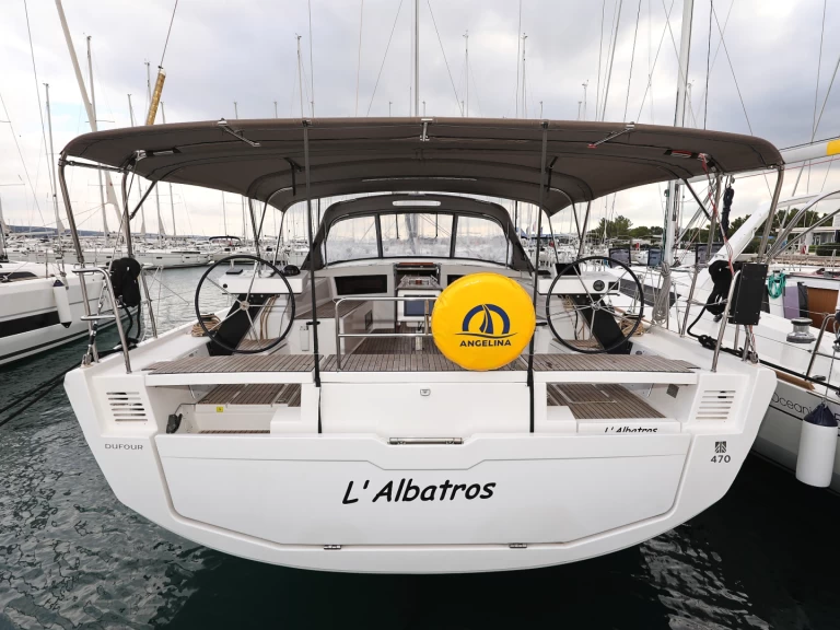 Noleggio barche Trogir economico Dufour 470