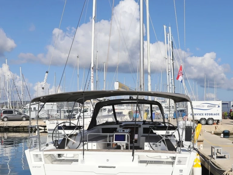 Noleggio barche Dufour Dufour 530 a Trogir su Samboat