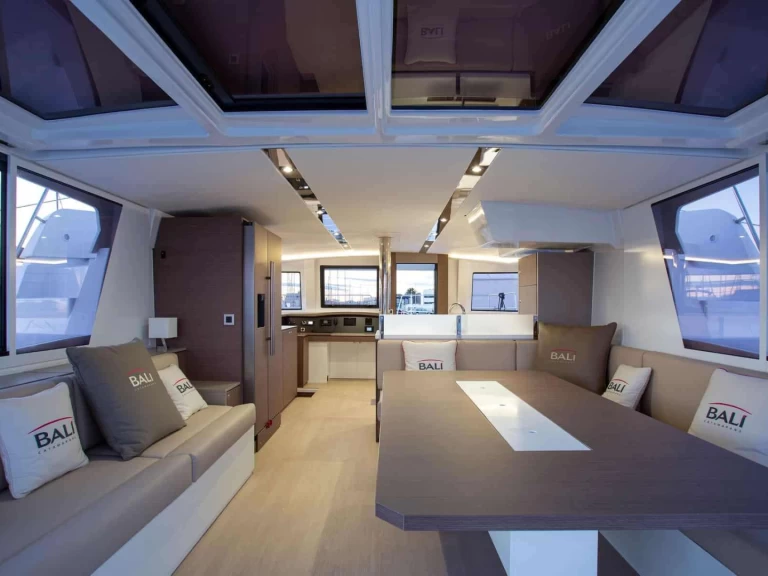 Noleggio Yacht di lusso a Toúrlos – Catana KOS 48.1