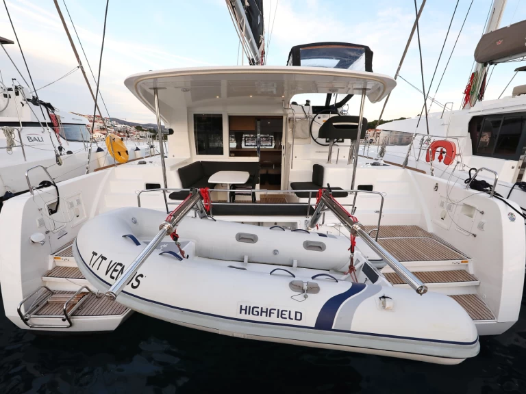 Noleggio barche Lagoon Lagoon 40 a Zaravecchia (Biograd) su Samboat