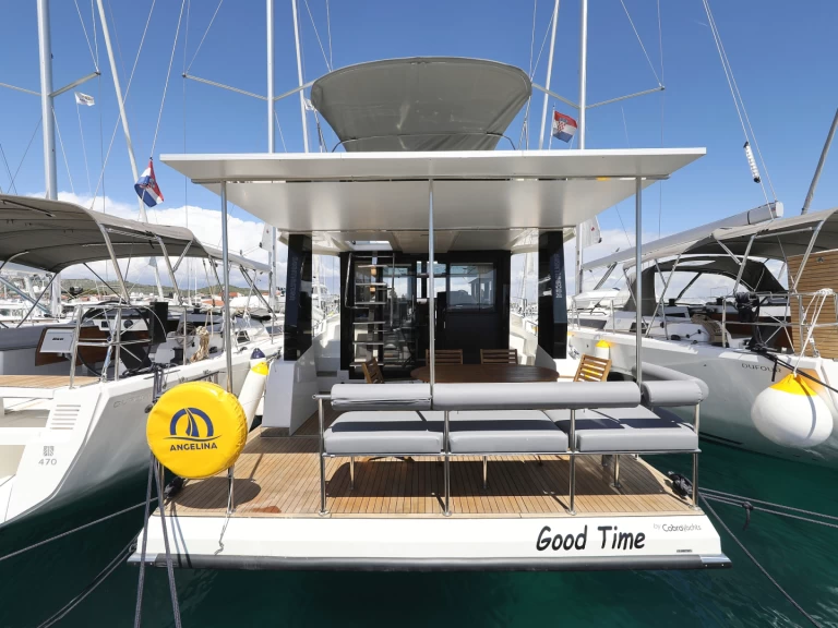 Noleggio Yacht di lusso a Sebenico – Cobra Yachts Seamaster 45