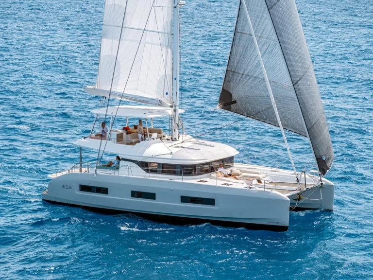 Catamarano a noleggio a Castelli al miglior prezzo