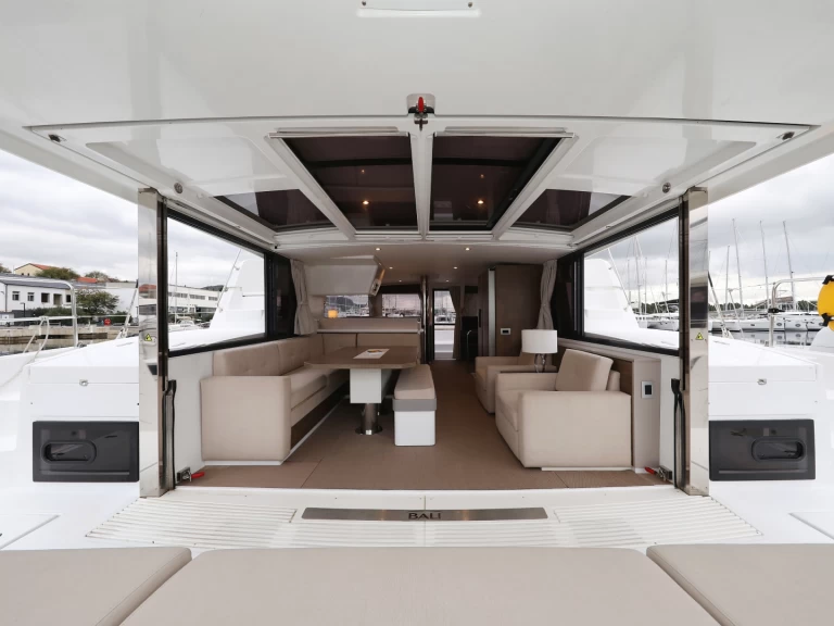 Noleggiare una Bali Bali 4.4 a Rogosnizza