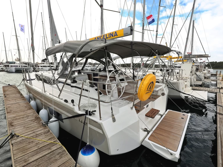 Noleggiare una Bavaria Bavaria C42 a Sebenico